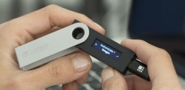 how to use the ledger nano s